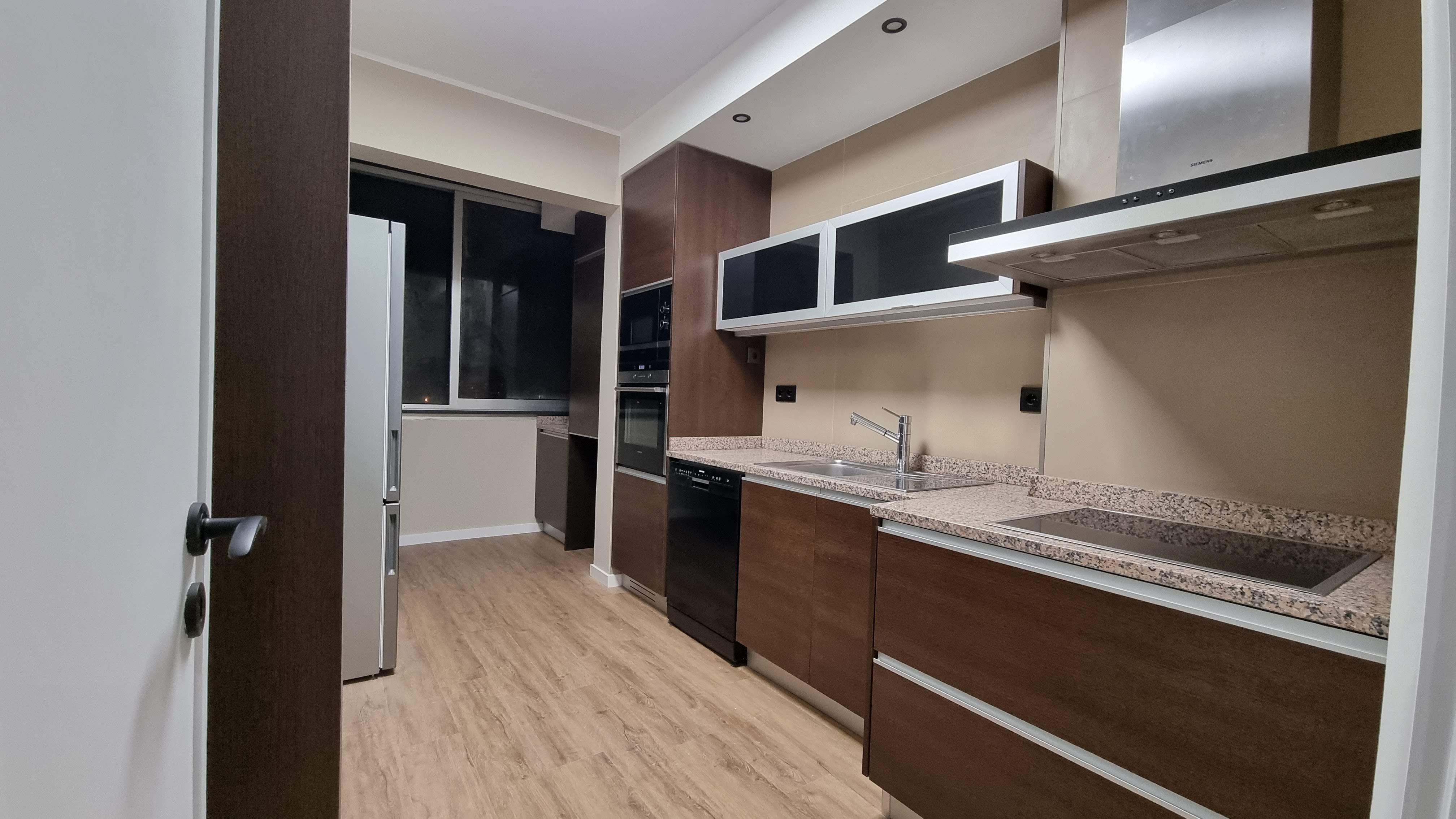 Cozinha do T2 no Edifício Nova Póvoa